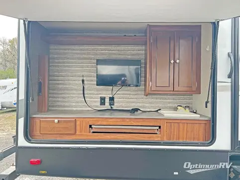 2018 Heartland North Trail 32RETS King RV Photo 2
