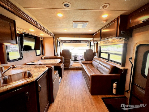 2019 Thor Freedom Traveler A30 RV Photo 2