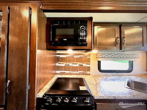 2019 Thor Freedom Traveler A30 RV Photo 4