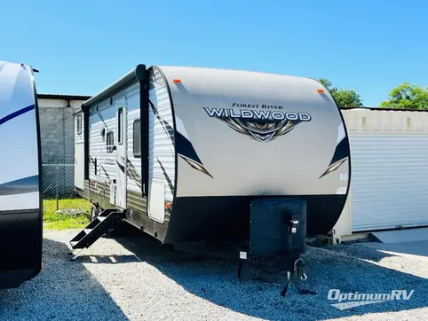 Used 2018 Forest River Wildwood 30KQBSS Featured Photo