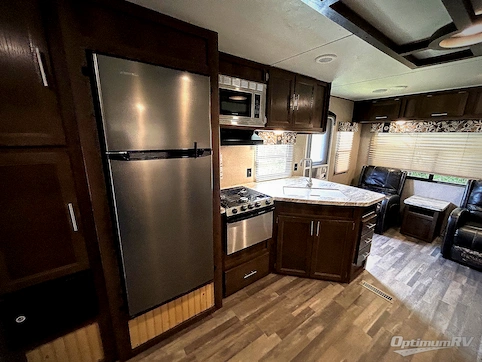 2018 Shasta Revere 27RL RV Photo 4