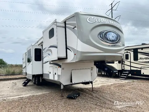 Used 2020 Palomino Columbus F387FK Featured Photo