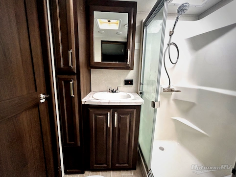 2021 Keystone Avalanche 395BH RV Photo 4