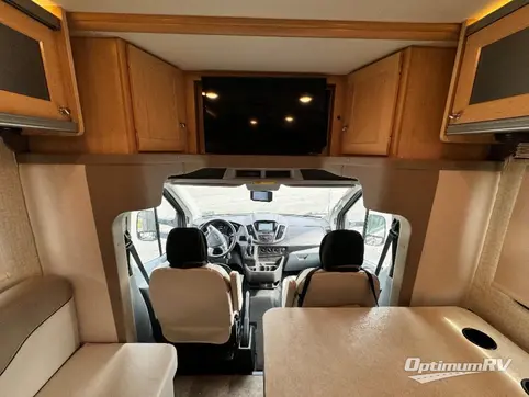 2017 Winnebago Fuse 23T RV Photo 2