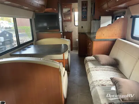 2010 Winnebago View 24K RV Photo 2