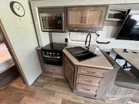 2022 Winnebago Vista 27P RV Photo 3