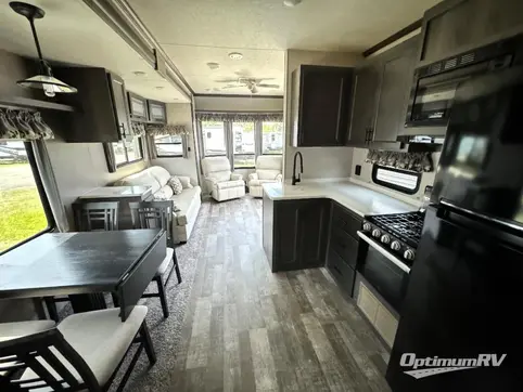 2023 HL Enterprise Georgian Bay 39MK RV Photo 3