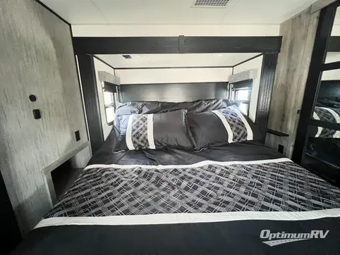 2023 KZ Durango Gold G358RPQ RV Photo 2