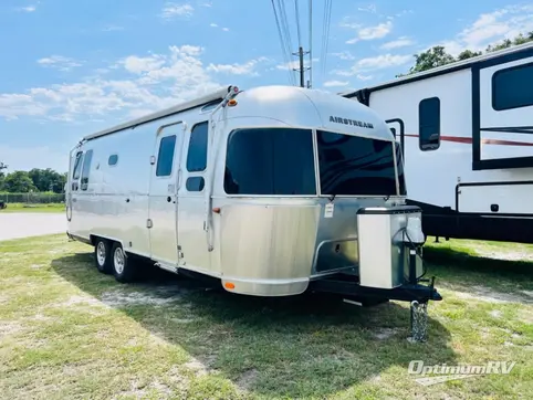 Used 2019 Airstream RV Flying Cloud 26RB Featured Photo