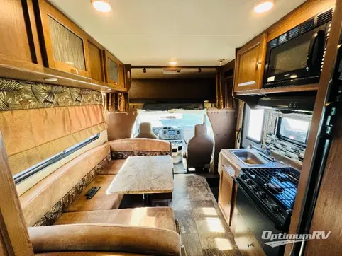 2016 Coachmen Leprechaun 220QB Ford 350 RV Photo 2