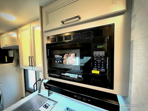 2024 Thor Chateau 25V RV Photo 3