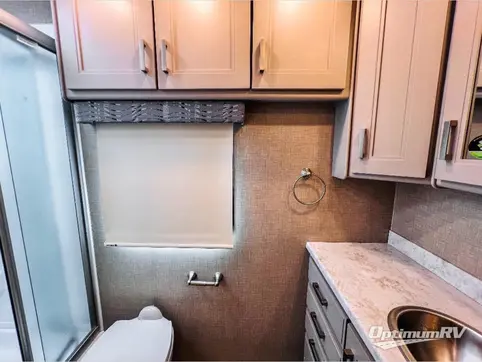 2023 Thor Miramar 34.7 RV Photo 4