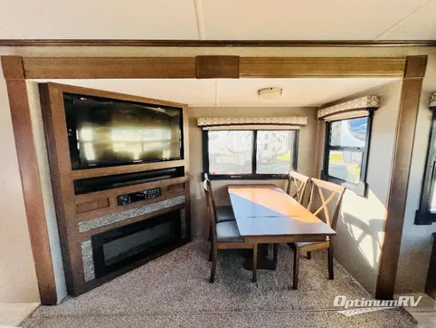 2019 Forest River Flagstaff Classic Super Lite 832IKBS RV Photo 2