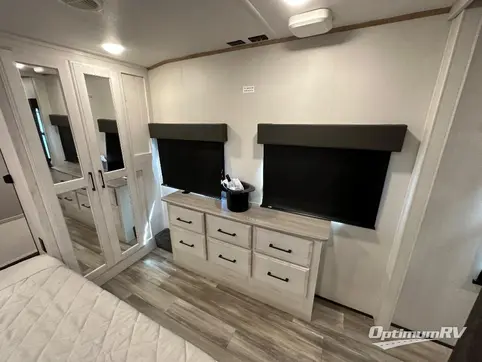 2024 Heartland Bighorn Traveler 37DB RV Photo 4