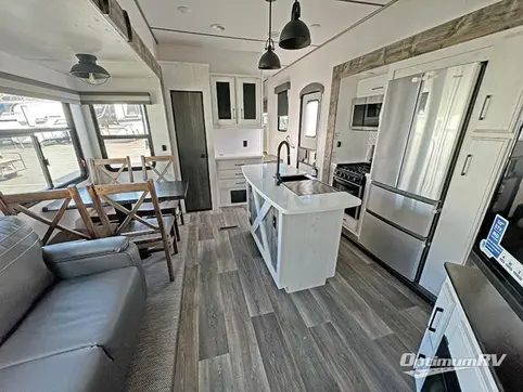 2022 Heartland Bighorn Traveler 37TB RV Photo 2