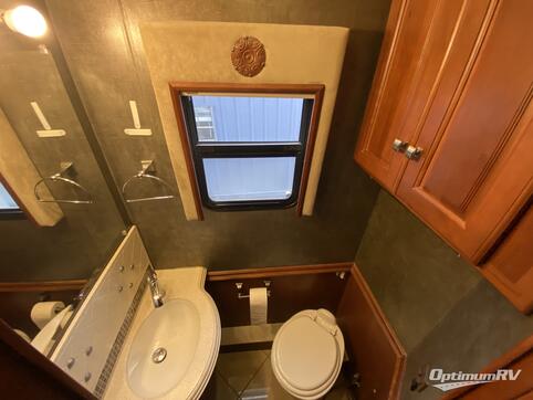 2013 Winnebago Journey 40U RV Photo 4
