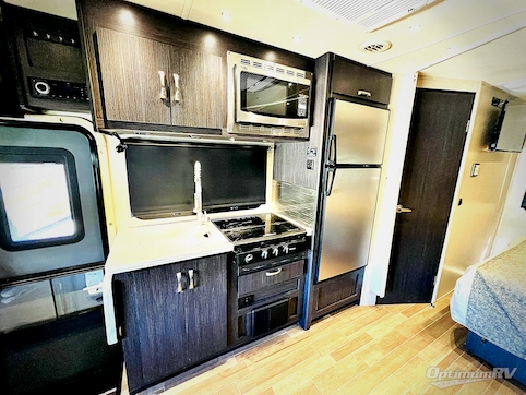 2018 Dynamax isata 3 24FW RV Photo 3