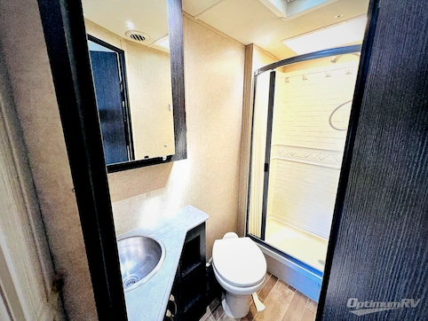 2018 Dynamax isata 3 24FW RV Photo 4
