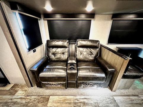 2020 Keystone Outback 300ML RV Photo 3