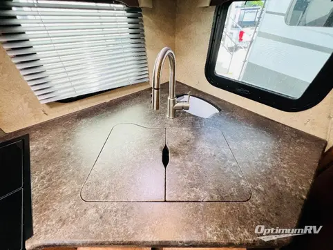 2020 Lance Lance Travel Trailers 2285 RV Photo 2