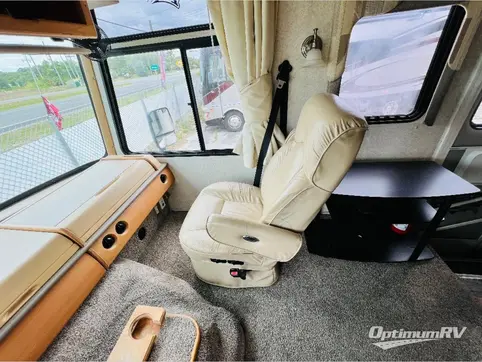 2000 Fleetwood Southwind 34N RV Photo 2