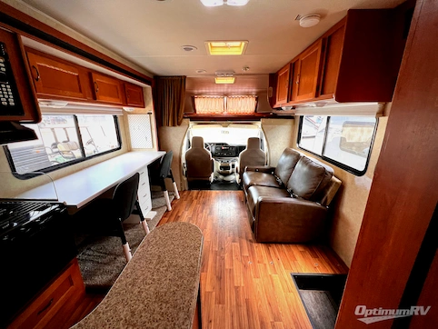 2013 Coachmen Freelander 29QB Ford 450 RV Photo 2