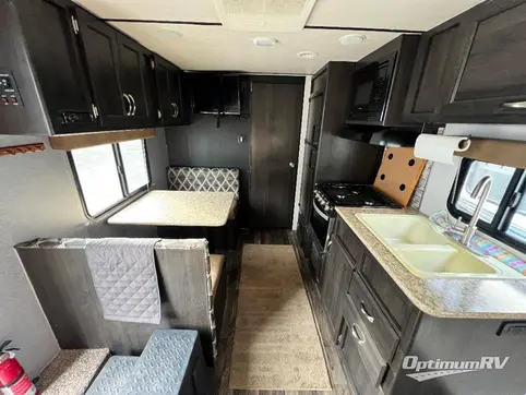2021 Pacific Coachworks Sea Breeze 2410 RV Photo 4