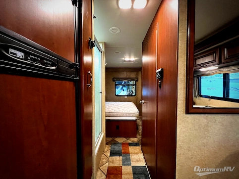 2014 Thor Chateau 31L RV Photo 3