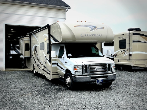 Used 2014 Thor Chateau 31L Featured Photo