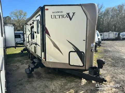 Used 2017 Forest River Rockwood Ultra V 2618VS Featured Photo