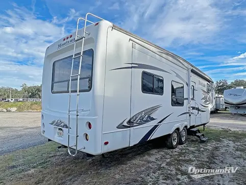2009 Keystone Montana 3665 RE RV Photo 2