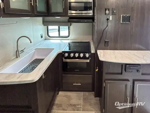 2019 Dutchmen Kodiak Ultra-Lite 248BHSL RV Photo 2