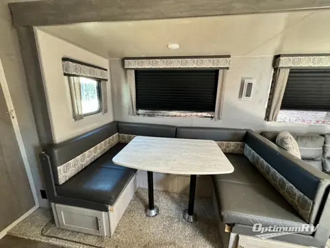 2022 Coachmen Catalina Legacy 293QBCK RV Photo 3