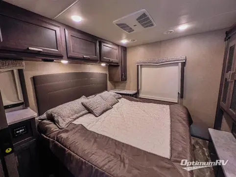 2023 Thor Omni RS36 RV Photo 4