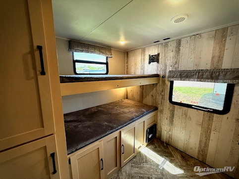 2023 Palomino Puma 32BHFS RV Photo 3