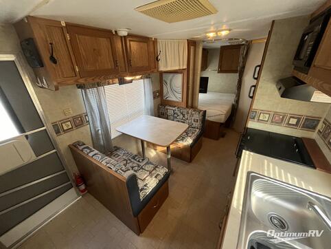 2004 Fleetwood Pioneer 18T6 RV Photo 2