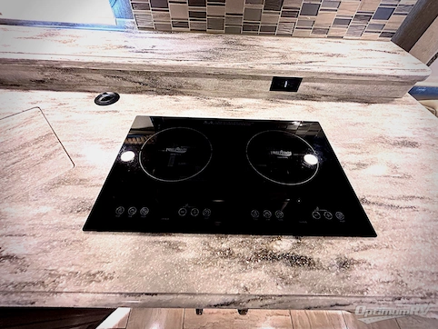 2019 Thor Aria 4000 RV Photo 2