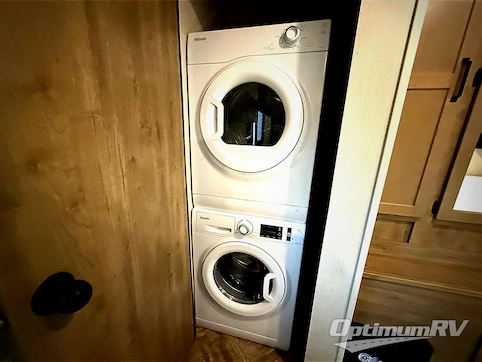 2023 Palomino Puma Destination 37PFL RV Photo 4