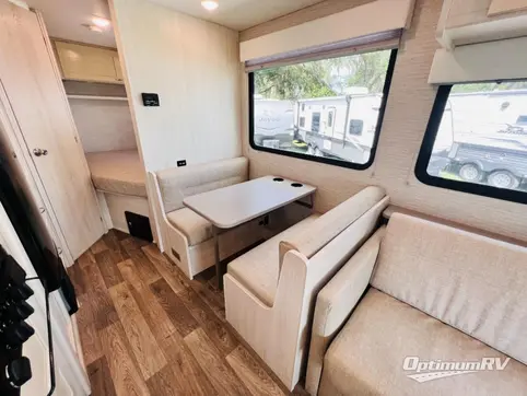 2020 Winnebago Outlook 25J RV Photo 3