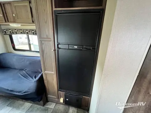 2015 Dutchmen Coleman Lantern Series 192RDS RV Photo 4