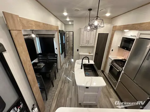 2024 Heartland Bighorn Traveler 38FL RV Photo 2