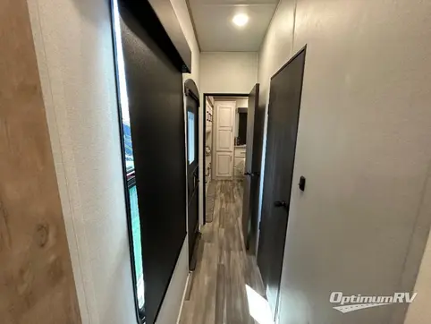 2024 Heartland Bighorn Traveler 38FL RV Photo 3