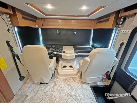 2016 Fleetwood Bounder 33C RV Photo 2