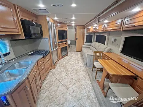 2016 Fleetwood Bounder 33C RV Photo 3