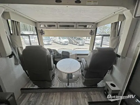 2022 Thor Hurricane 29M RV Photo 2