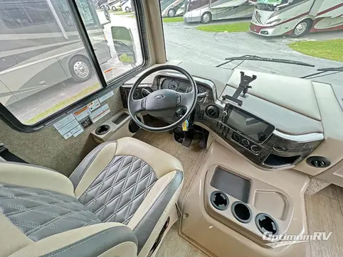 2020 Thor Challenger 37FH RV Photo 2
