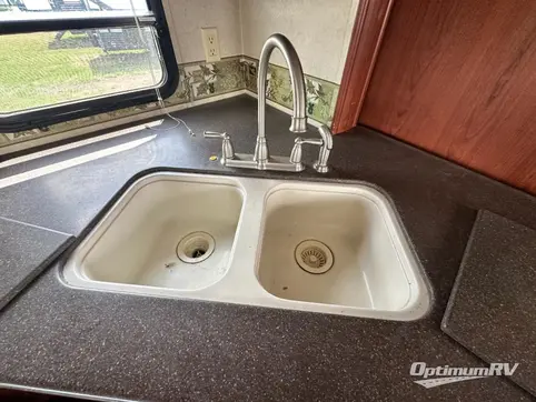 2007 Carriage Cameo F35SB3 RV Photo 3