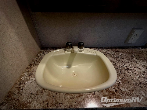 2018 Forest River Wildwood X-Lite 241QBXL RV Photo 4