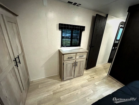 2024 KZ Sportsmen SE 303QBSE RV Photo 3
