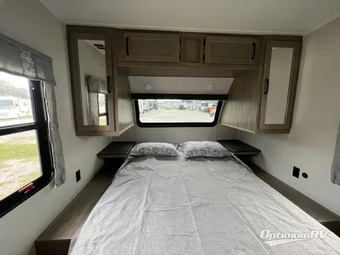 2023 Palomino Puma 33THDS RV Photo 2